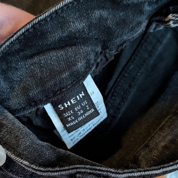 🖤 Black Straight Leg Distressed Jeans - Picture 2 of 5